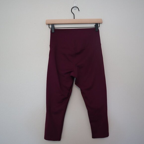 Girlfriend Collective Cropped Purple Berry Leggings Size Small - Picture 3 of 6